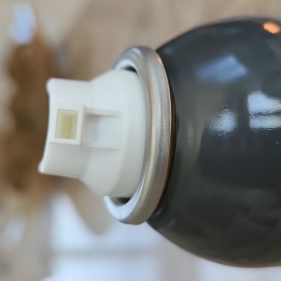 Calvin Klein Eternity for Men Shower Gel - New, 5 oz - Picture 5 of 5